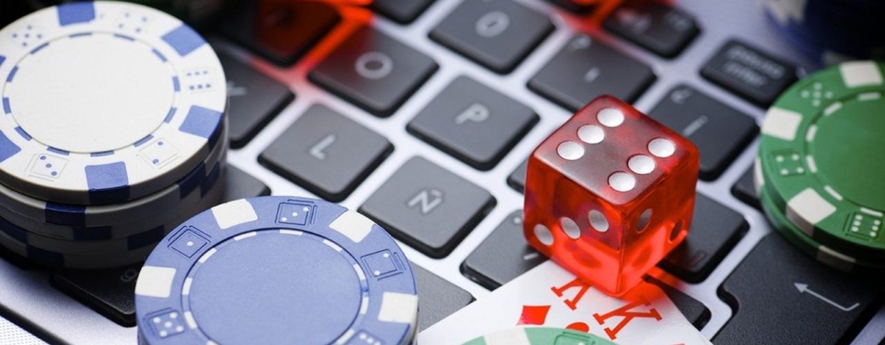 Casino en ligne jetons sur clavier d